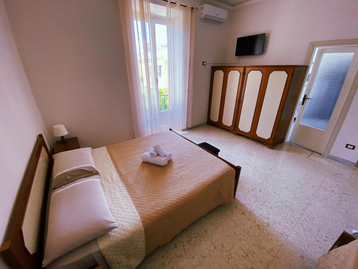 Happy Days Terracina Bed and Breakfast Εξωτερικό φωτογραφία